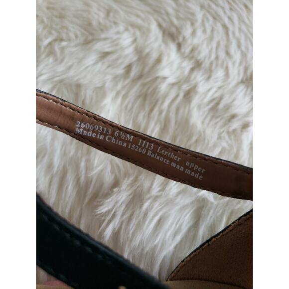 Clarks Qwin Adonia Black, White and Tan Leather Gladiator Sandal Size 6.5M - Picture 7 of 7